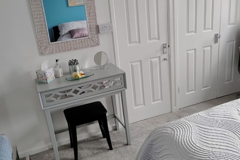 Ludlow Mews Town House With Free Parking ภายนอก รูปภาพ